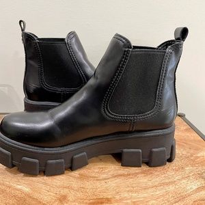 Sam Edelman Circus Chelsea Ankle Boot - size 9